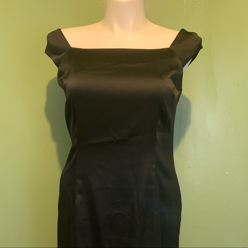 Dress - Picture 5 of 5